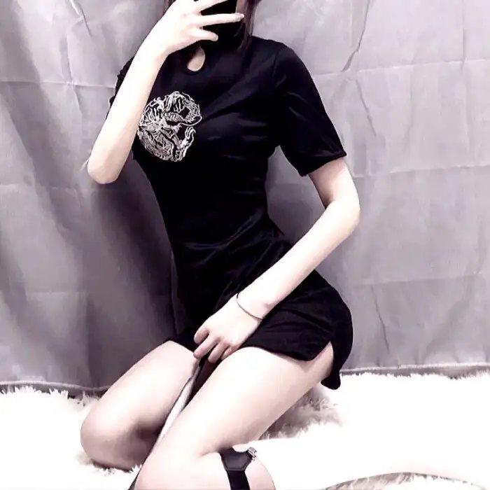邻人13号海报